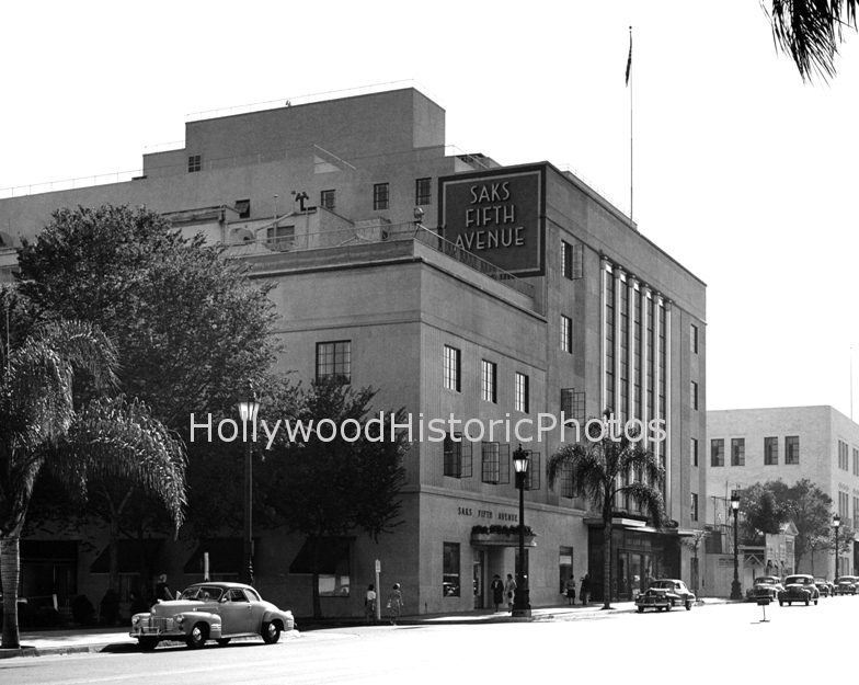 Saks Fifth Avenue Wilshire Blvd - 1950.jpg